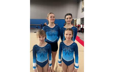 Equipe 1 10 ans et plus : Eoline, Maelys, Julia et Lise